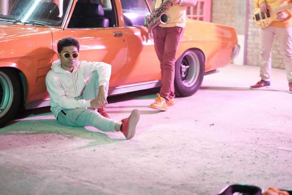 Positive vibe yang Erick salurkan di lagu "Morning Coffee"